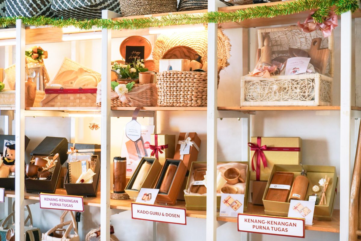 inspirasi kado untuk guru untuk momen perpisahan