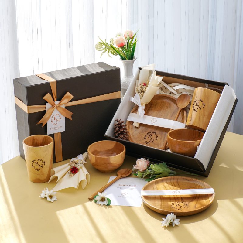 Kado Pernikahan Dekayu