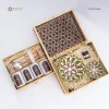 Hampers Sweet Table Dekayu berisi tray jati, mangkuk keramik, perlengkapan makan Danish, madu, selai, kue kering, dan Box Laci Anyaman premium.